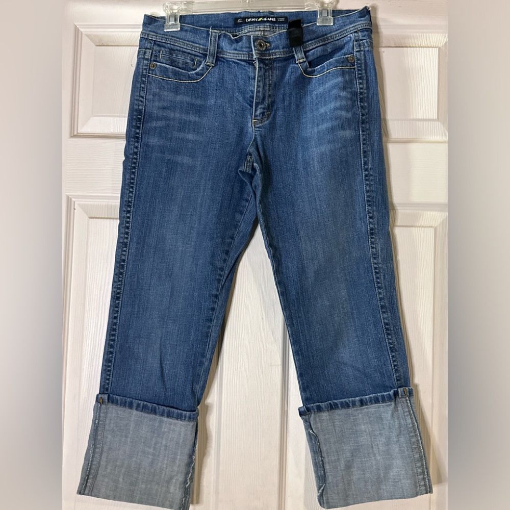 EUC‎ DKNY Jeans Women's Blue Capri Size 6